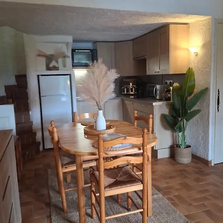 Duplex T3 A St Aygulf Avec Piscine Et A 500m De La Daire *
