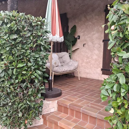 Daire Duplex T3 A St Aygulf Avec Piscine Et A 500m De La *
